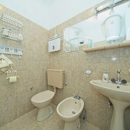 Apartman Sidro * פוסטיר