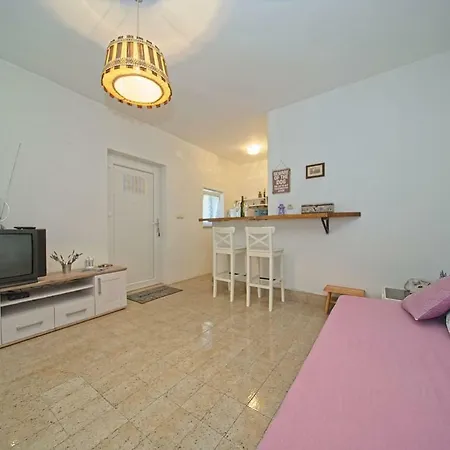 Apartman Sidro * פוסטיר